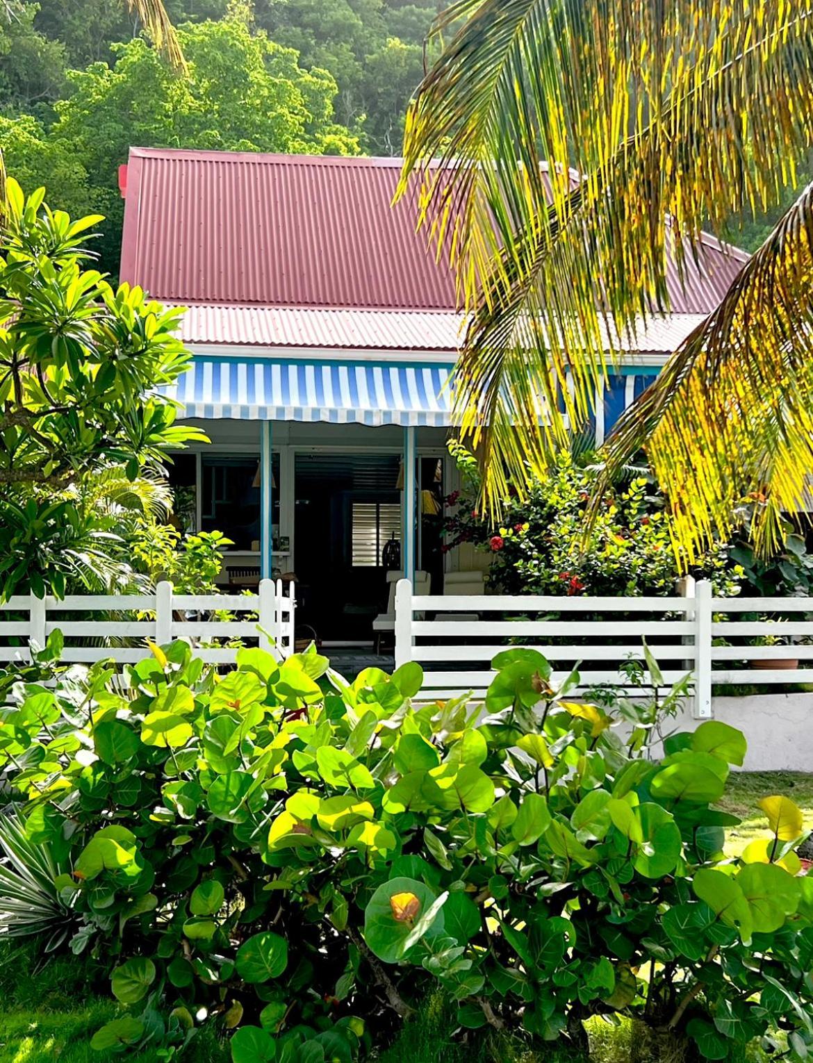Bungalow Sucrier, Les Pieds Dans L'Eau 豪特尔 外观 照片